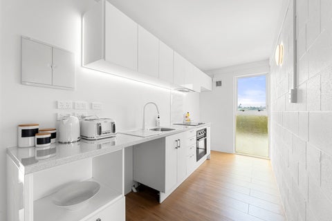 4/12 Cruickshank Crescent, Meadowbank, Auckland