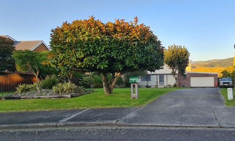 12 Pohutukawa Crescent, Raumati Beach, Paraparaumu