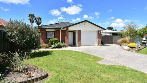 11A Pine Road, Orewa, Orewa