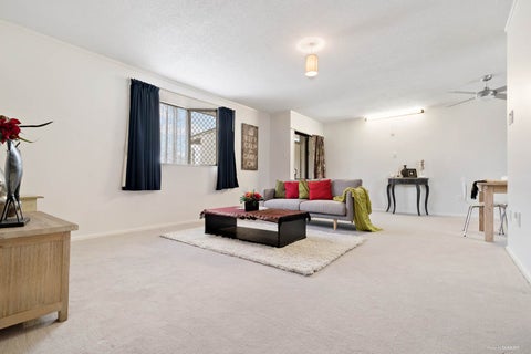 2A Plymouth Place, Papatoetoe, Auckland