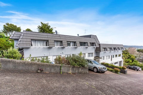2/27 Rangatira Road, Birkdale, Auckland