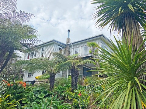 986 Beach Road, Torbay, Auckland