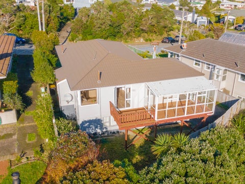 38 Brooker Grove, Newlands, Wellington
