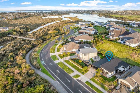 90 Arran Point Parade, Orewa, Orewa