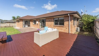 33 South Kensington Way, Henderson, Auckland