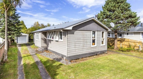 75 Te Rangitautahanga Road, Turangi