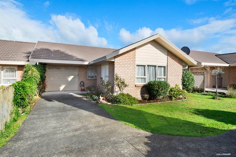 2/15 Brookesmith Drive, Waiuku, Waiuku