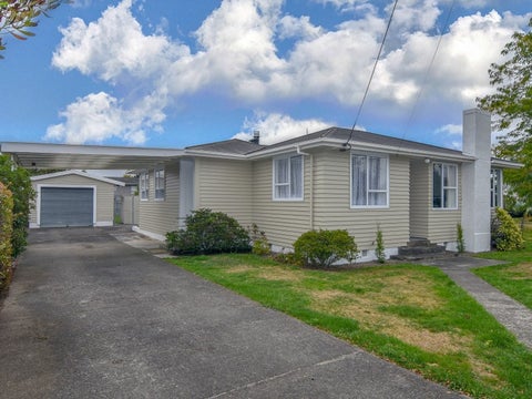 27 Diamond Street, Carterton