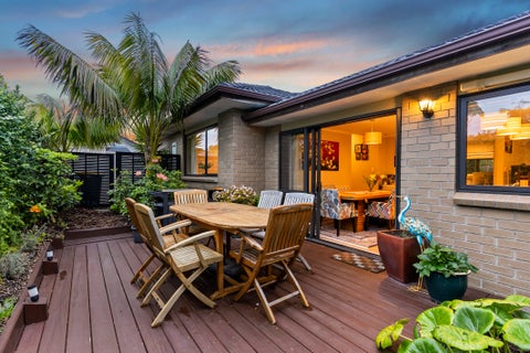 27 Saltwood Street, Red Beach, Red Beach