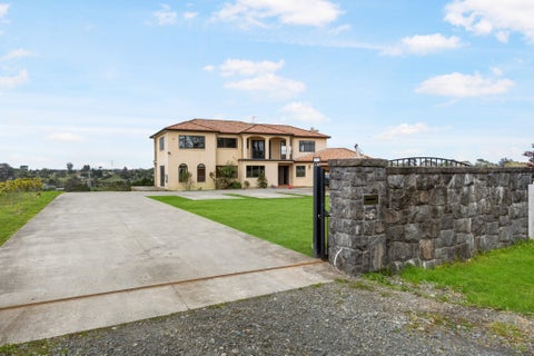 70 Spur Road, Stillwater, Silverdale