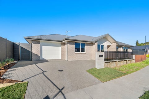 2 Porina Close, OMOKOROA