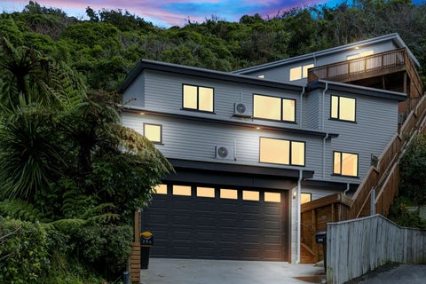 29 Thurleigh Grove, Karori, Wellington