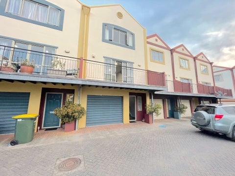 2/14 Ambrico Place, New Lynn, Auckland