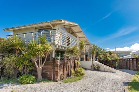 28 Golf Links Road, Carters Beach, Westport