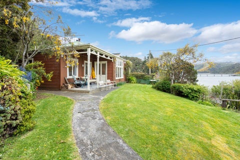 6 Kingston, TAIERI MOUTH, Taieri Mouth