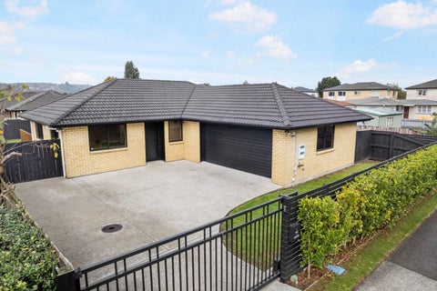 32 Kauri View Road, Papakura
