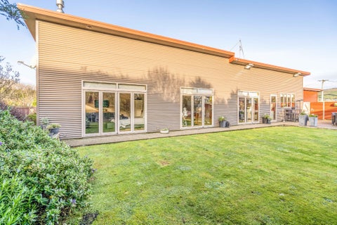 12 Morton Street, Riverton
