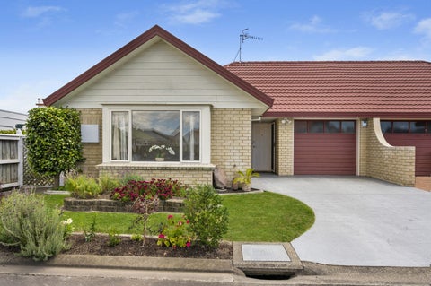 9/212 Grove RD, Mayfair, Havelock North