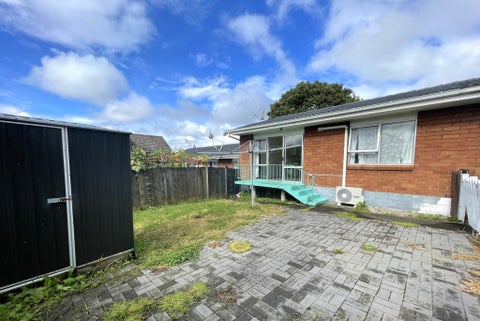 2/102 Lynwood Road, New Lynn, Auckland