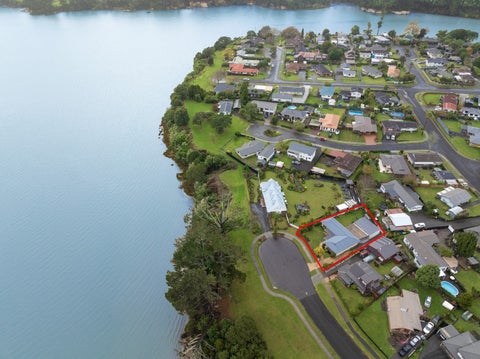 8 Godwit Place, Waiuku, Waiuku