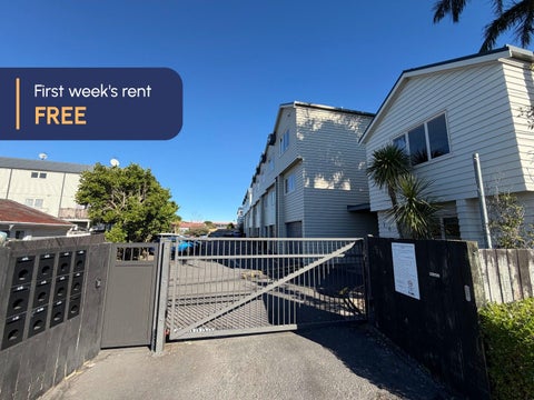 2/4 Keeling Road, Henderson, Auckland