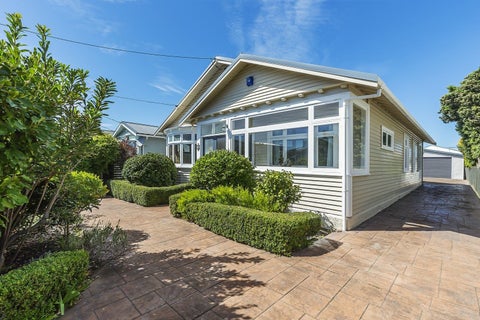 8 Strathavon Road, Miramar, Wellington