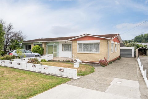 2/13 Maitland Avenue, Stoke, Nelson