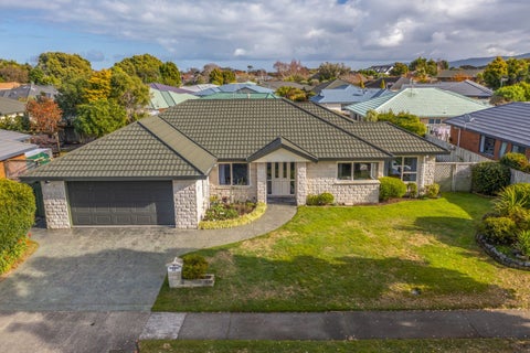 66 Guildford Drive, Paraparaumu