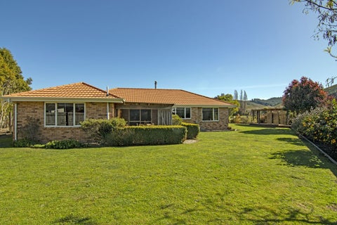 23 Whiting Drive, Wakefield