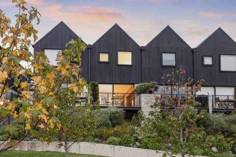 12 Jean Caldwell Way, Island Bay, Wellington