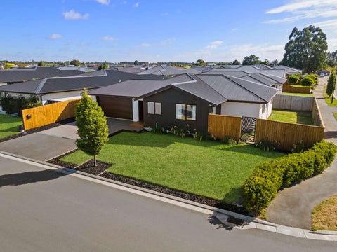 2 Full Moon Lane, Rolleston, Rolleston