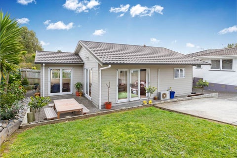 11 Barnfield Place, Glendene, Auckland