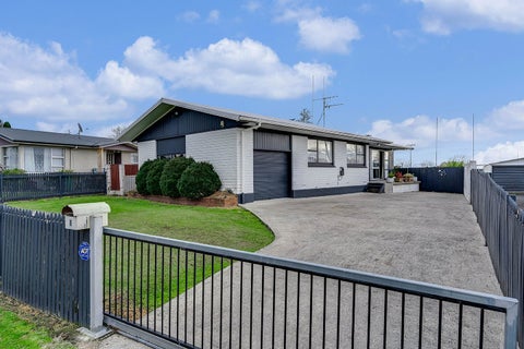 8 Margaret Place, Deanwell, Hamilton