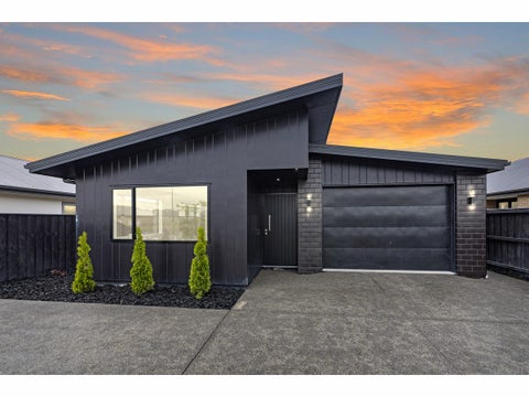 17 Nathaniel Archer Street, Woodend, Woodend