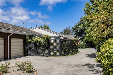 2/12 Oxley Avenue, St Albans, Christchurch