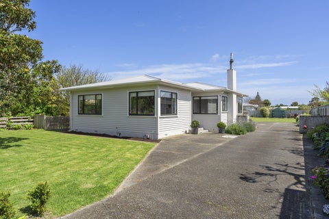21 Old Coach Road South, Ōtaki Beach, Ōtaki