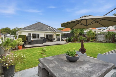 6 August Place, Greenlane, Auckland