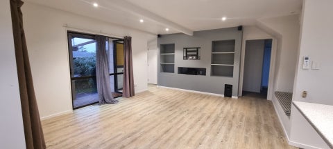 2/24 Lancaster Road, Beach Haven, Auckland
