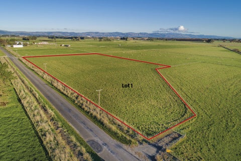 1 Roberts Line, Kelvin Grove, Palmerston North