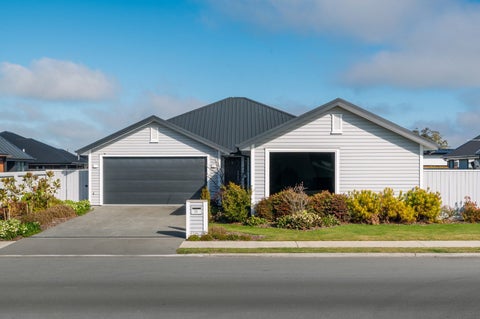 120 Southfield Drive, Lincoln, Lincoln