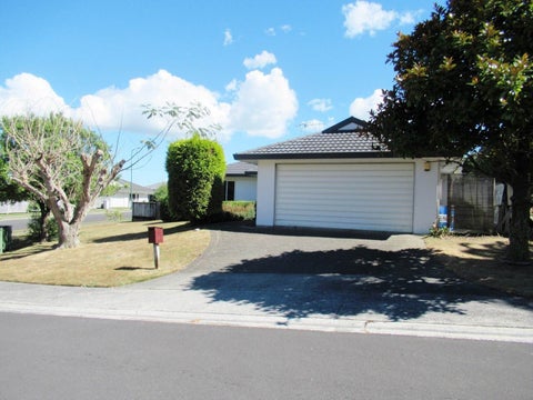 1 Molyneux Place, Welcome Bay, Tauranga