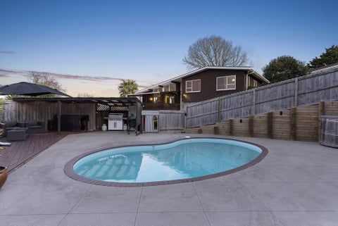 10 Dundas Place, Henderson, Auckland