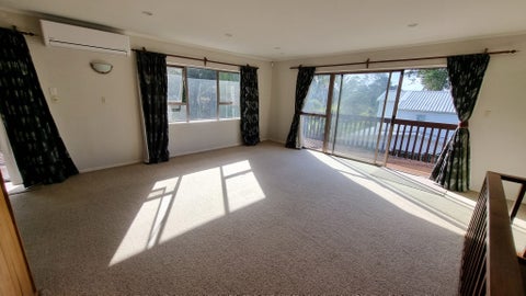 1 Cleve Road, Green Bay, Auckland