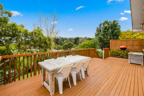 11 Discovery Drive, Whitby, Porirua