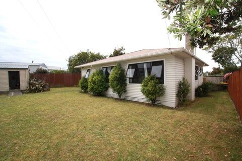 7 Elm Grove, Westown, New Plymouth