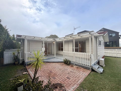 6 Salamanca Road, Sunnynook, Auckland
