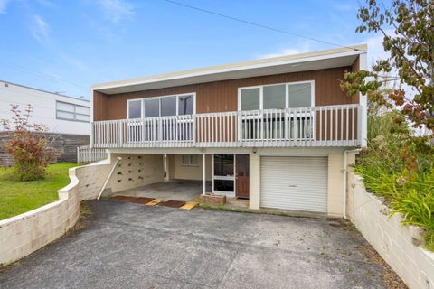 102 Knights Road, Rothesay Bay, Auckland
