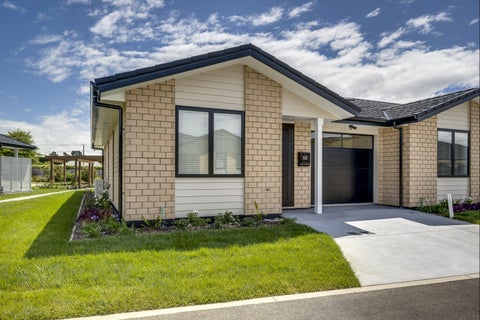 55 Read Crescent, Clive, Clive