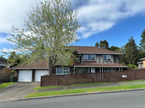 11 Ravenstone Place, Chatswood, Auckland