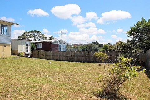 7 Totaravale Drive, Totara Vale, Auckland